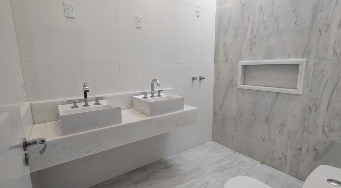 9398c87c-93f2-410b-966a-457e7492789d