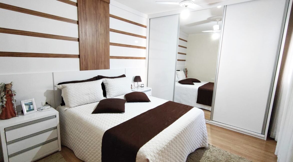 f2d8c8e7-8ff6-4387-8611-d874b6449031