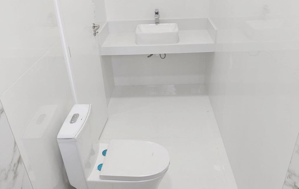 a63a7063-109b-4dbe-a33a-e0e3dcdfa44d