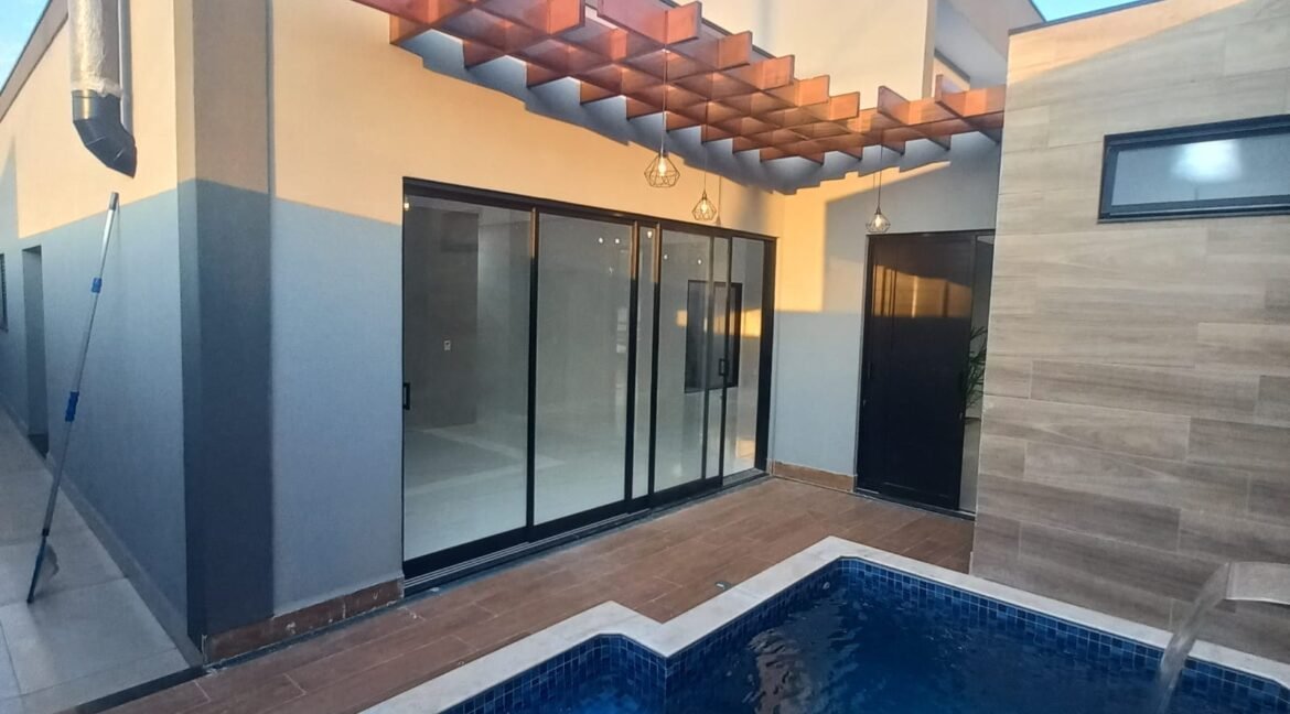 f308a04a-5148-44bb-b1c3-ba41ba0b2e1d