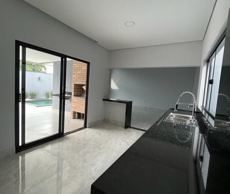 94f28473-4a6f-423b-92c8-6a741436e86b