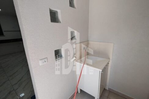 b3adc4e4-5905-49d2-bab3-b334998060a6