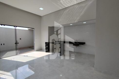 e99d16c3-dae2-400b-aeaf-0c1b83fbd117