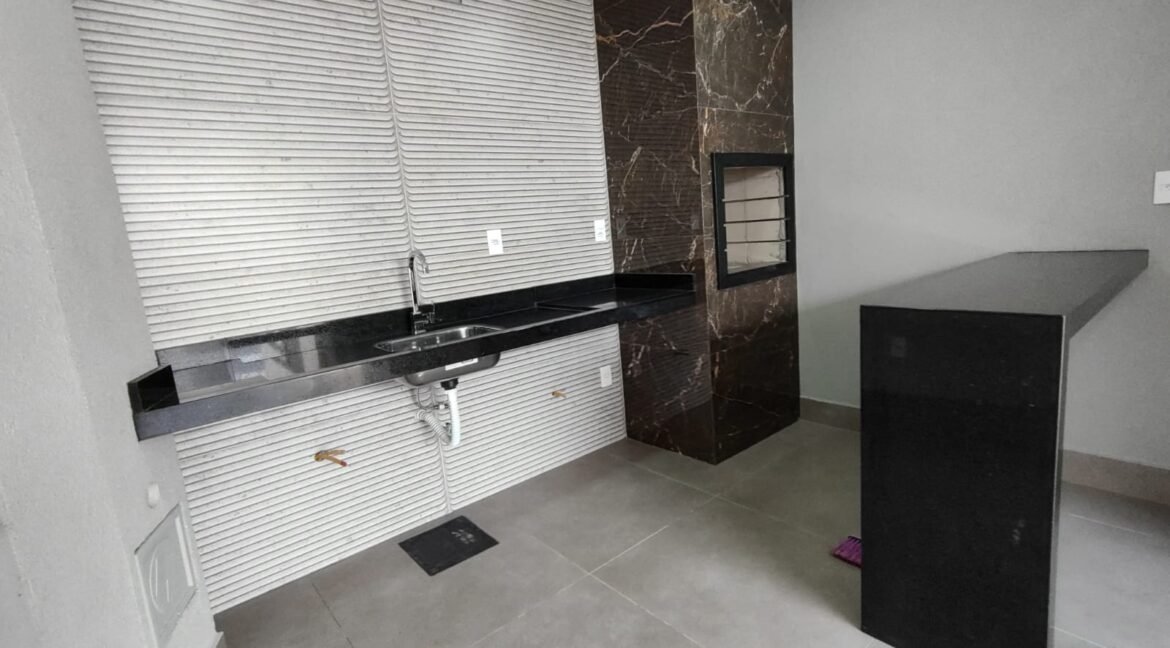 ef4e9256-584b-4861-8a14-d8bdbece8eff