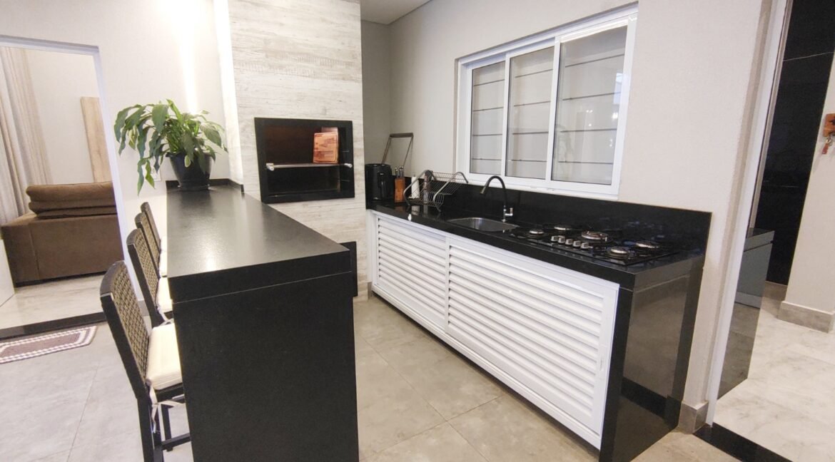 13a7a983-32c3-43f6-b8ff-0e0b92f2e343