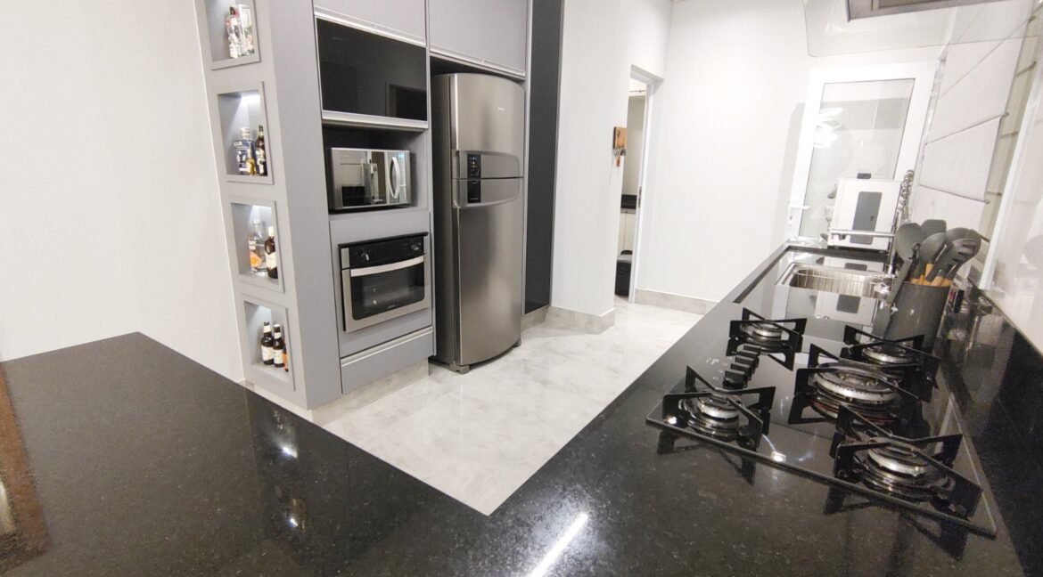 baff9a1b-76b8-47d2-96c2-6b5df9fd5da3