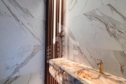 d93487a7-08b8-4b0f-b752-6ce04e1b4c59