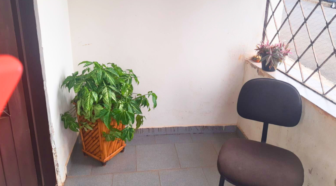 Capa youtube thumbnail tons de preto e amarelo (33)