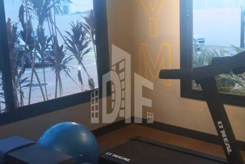 Capa youtube thumbnail tons de preto e amarelo (41)