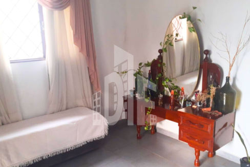 Capa youtube thumbnail tons de preto e amarelo (42)