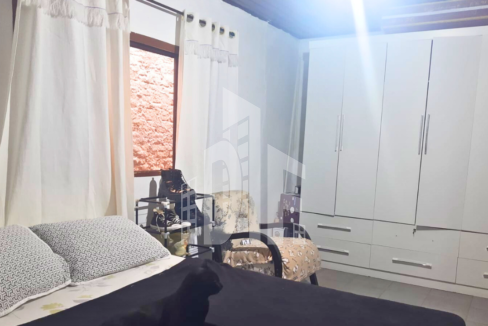 Capa youtube thumbnail tons de preto e amarelo (46)