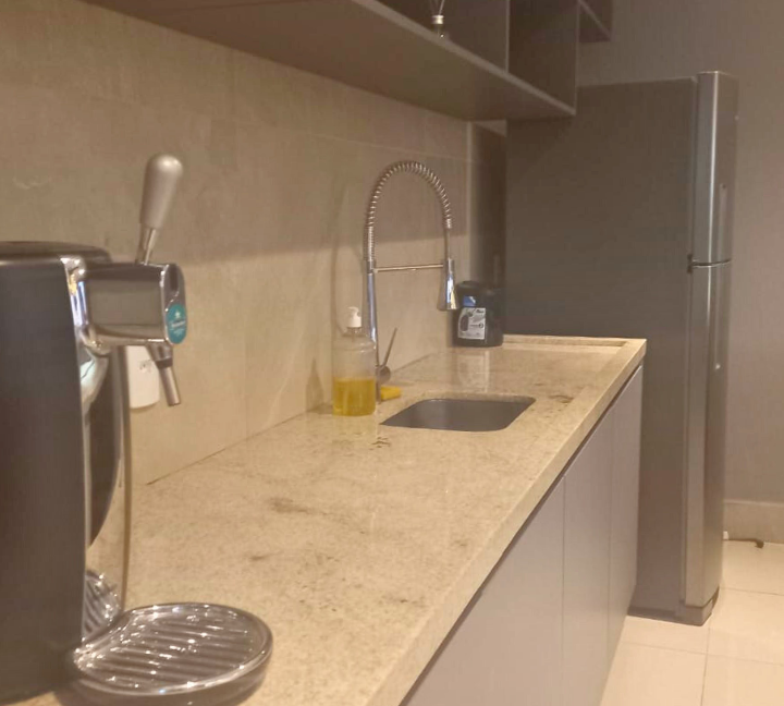 Capa youtube thumbnail tons de preto e amarelo (47)