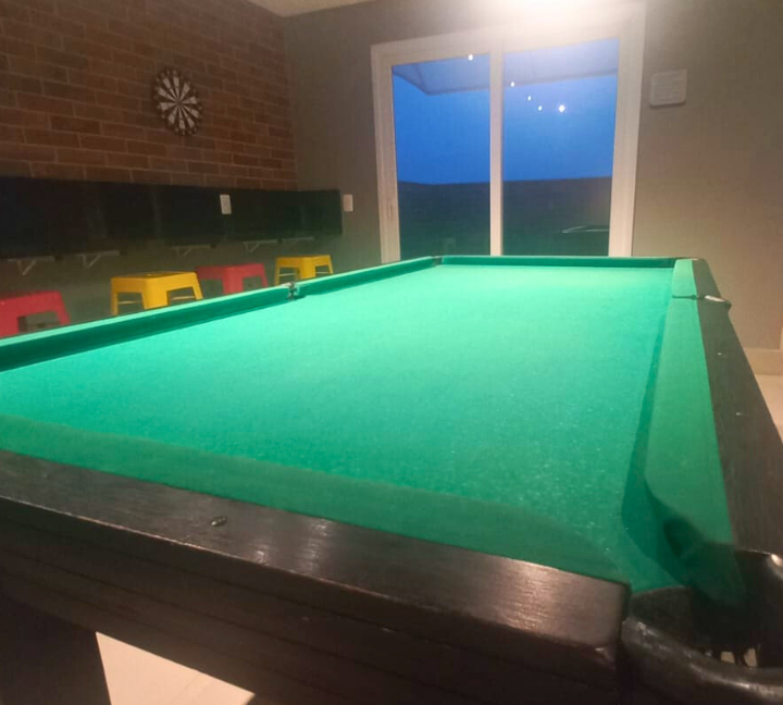 Capa youtube thumbnail tons de preto e amarelo (48)