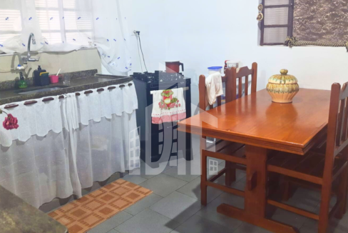 Capa youtube thumbnail tons de preto e amarelo (52)