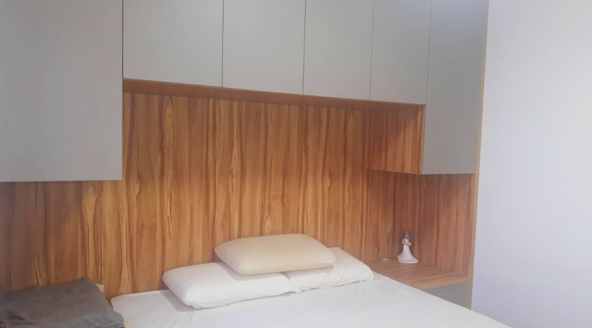 Capa youtube thumbnail tons de preto e amarelo (55)