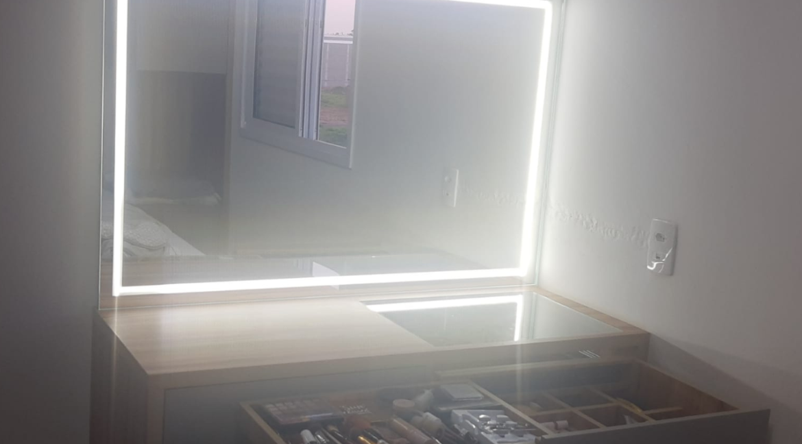 Capa youtube thumbnail tons de preto e amarelo (56)