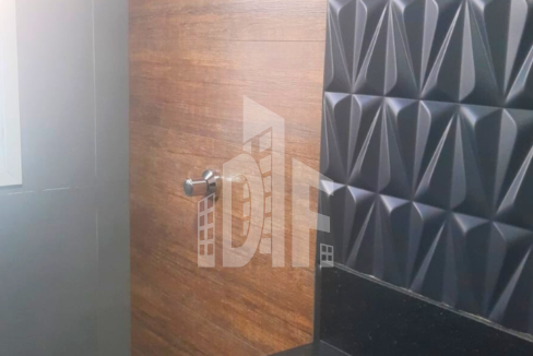 Capa youtube thumbnail tons de preto e amarelo (57)