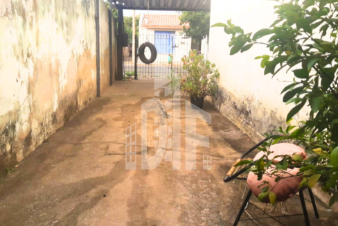 Capa youtube thumbnail tons de preto e amarelo (34)