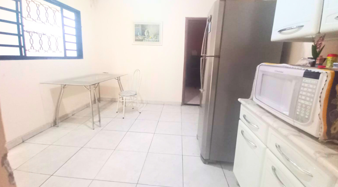 Capa youtube thumbnail tons de preto e amarelo (36)