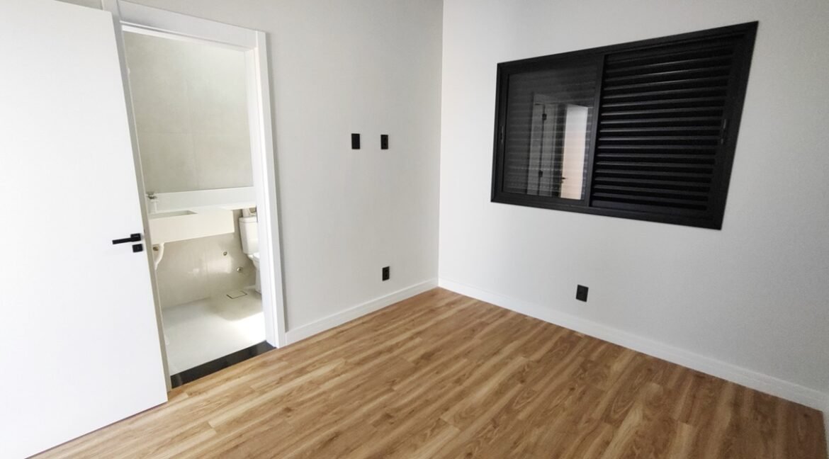 5a4646ed-9853-4b39-806f-099b489eacfa