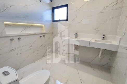 6b75bea1-edff-48dc-a0e0-9c8566157f05