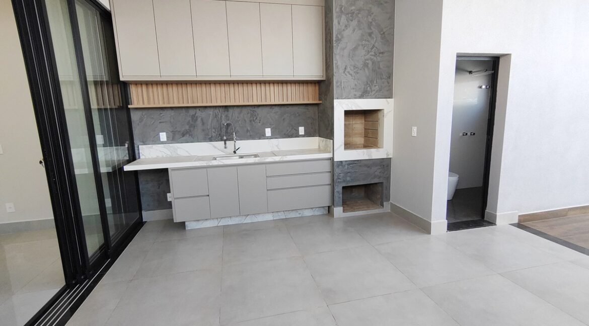 8ba4f92a-e726-4fd3-b983-dc71254503e7