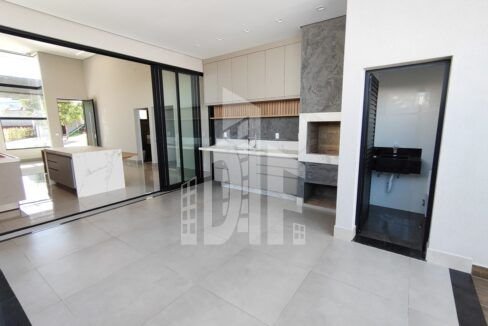 d021b5fb-61ff-4ffc-887b-e9ef6d188f29