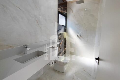 eccb6f08-1add-4b18-ab0b-aeb385a88771