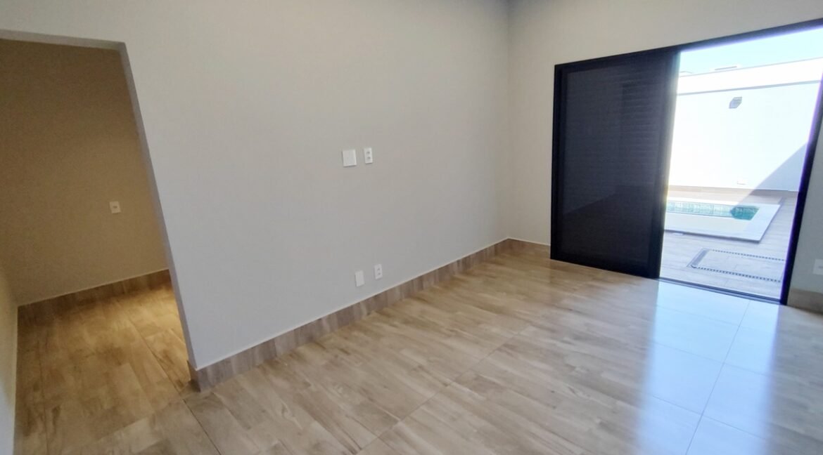 ff2a00a2-c3da-43ac-98c5-973dbbdc5a50