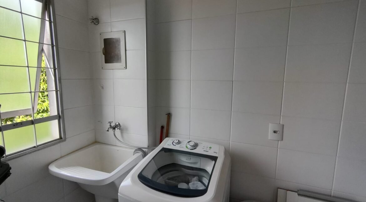 12db252d-1911-4a64-b007-9715e98c566d