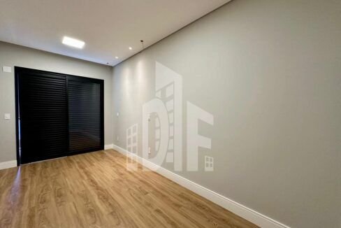 8fcbf8c6-56df-4c4f-9974-8983fe5a1c53