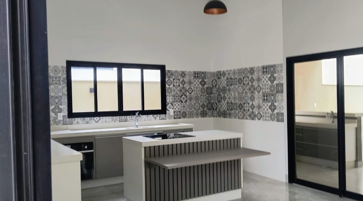 WhatsApp Image 2024-11-11 at 11.01.39 (1)